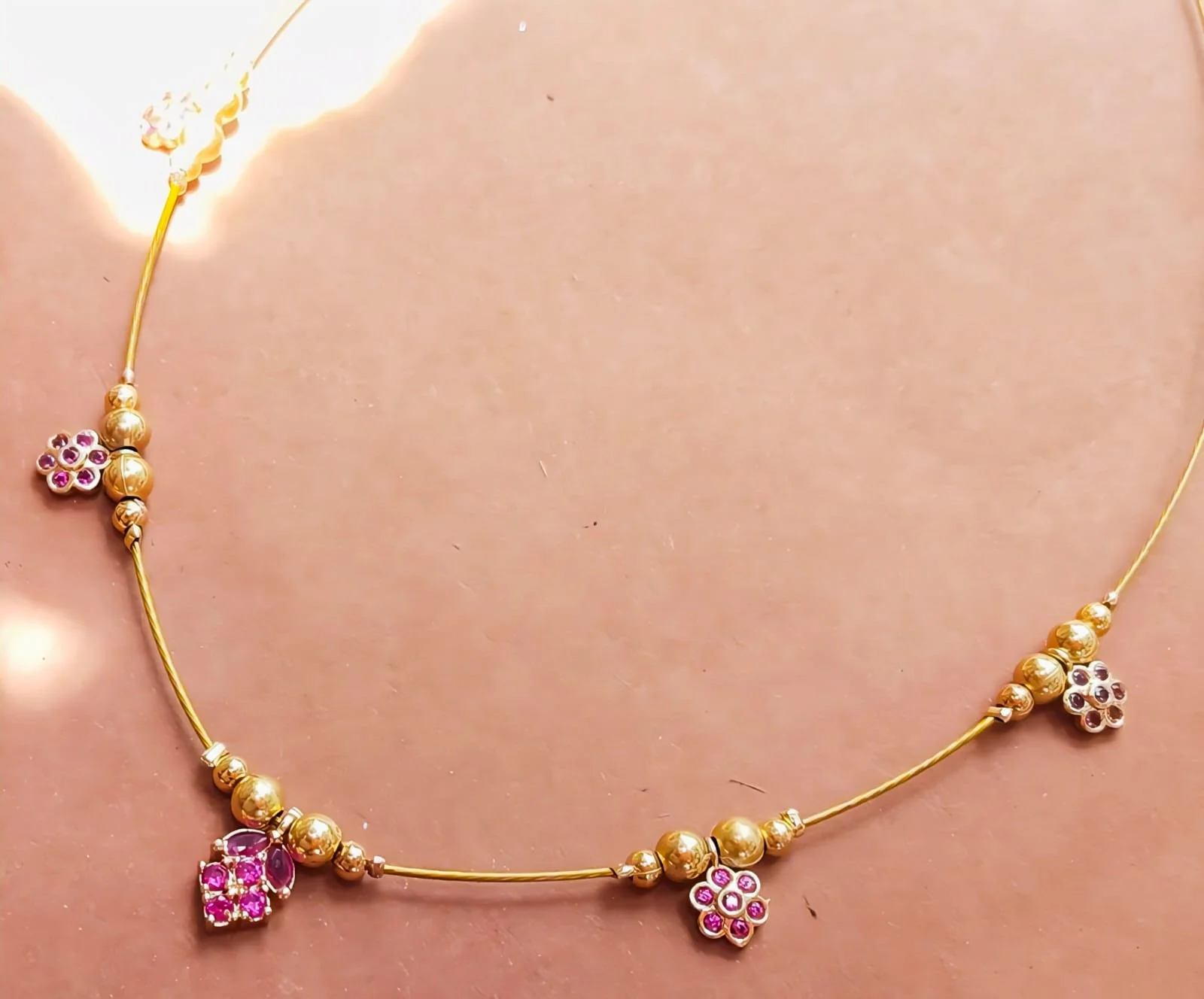 Pink  pendent traditional Invisible chain